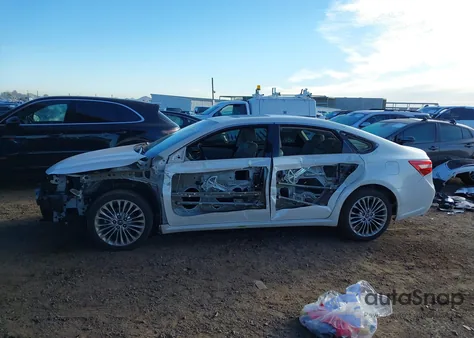 2017 Toyota Avalon Limited z USA, uszkodzony, nr VIN 4T1BK1EBXHU259131